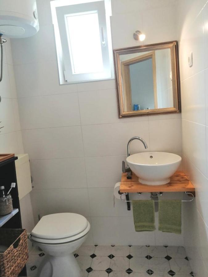 Apartment Bosiljak Jelsa  Εξωτερικό φωτογραφία